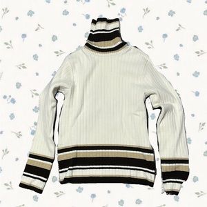 Striped retro turtleneck